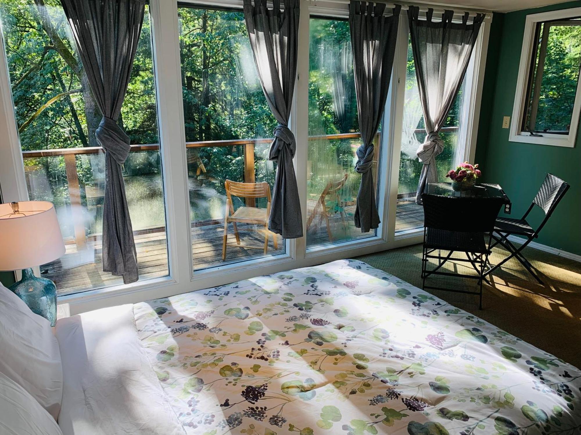Creekside Private Suite North Vancouver Ngoại thất bức ảnh